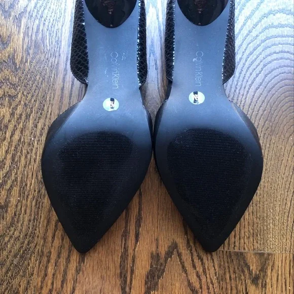 NWT - Calvin Klein Leather Heels - Picture 6 of 6